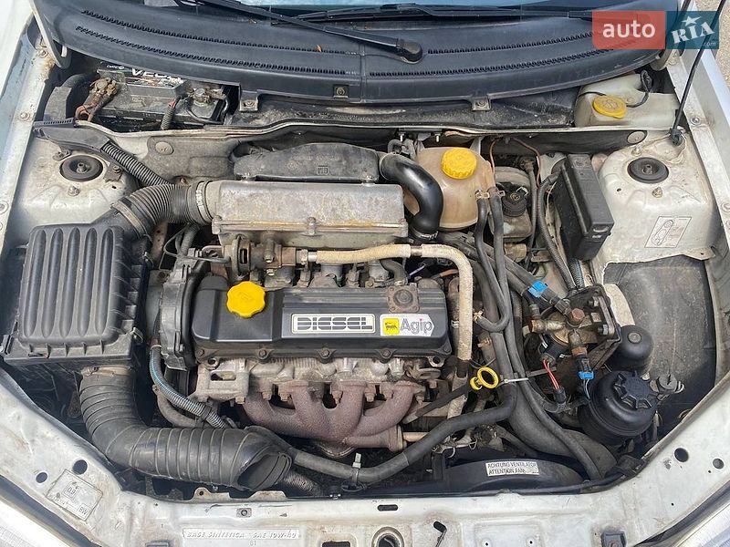 Вантажний фургон Opel Combo 1998 в Дніпрі