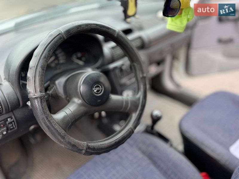 Мінівен Opel Combo 2000 в Луцьку