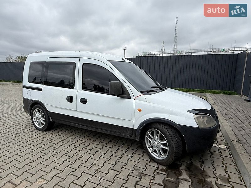 Мінівен Opel Combo 2002 в Коломиї