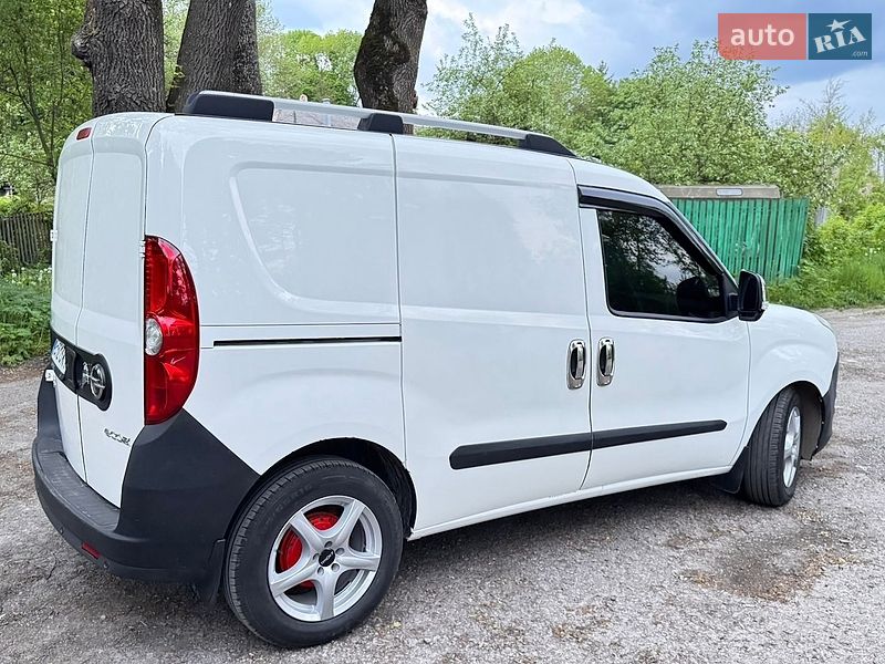 Грузовой фургон Opel Combo 2012 в Браиловом