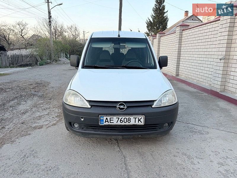 Мінівен Opel Combo 2005 в Дніпрі