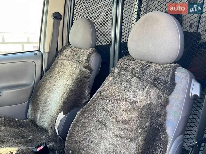 Вантажний фургон Opel Combo 2004 в Харкові