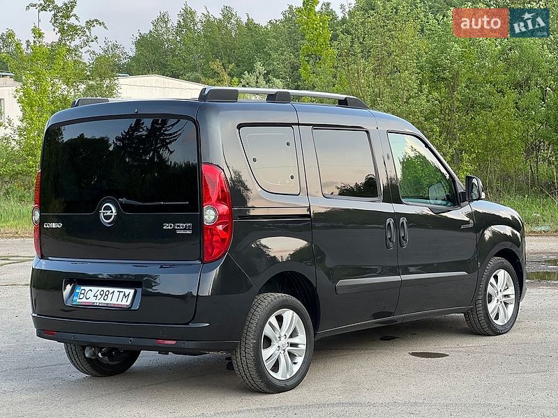 Мінівен Opel Combo 2012 в Дрогобичі