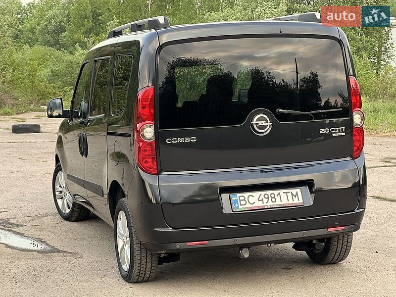 Мінівен Opel Combo 2012 в Дрогобичі
