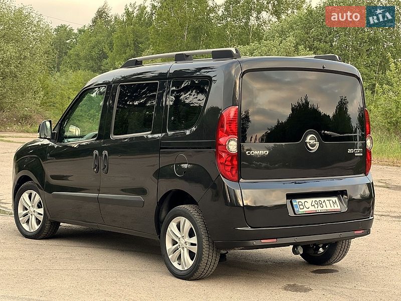Мінівен Opel Combo 2012 в Дрогобичі