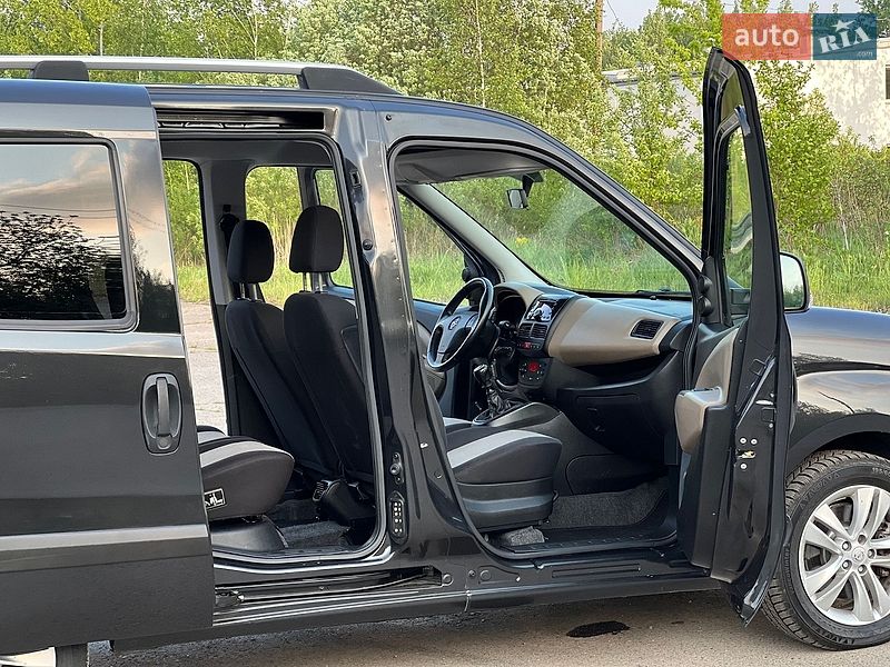 Мінівен Opel Combo 2012 в Дрогобичі