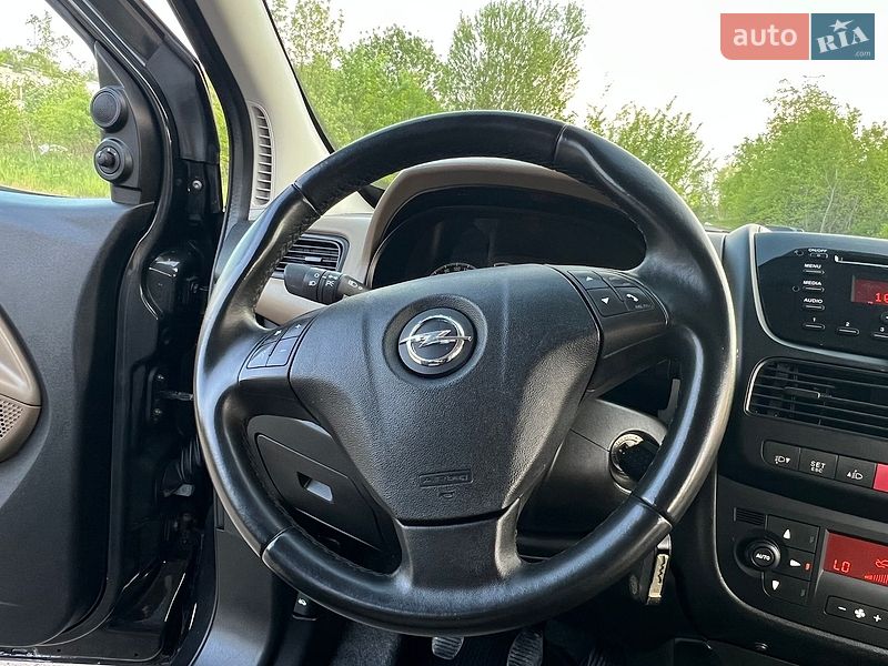 Мінівен Opel Combo 2012 в Дрогобичі