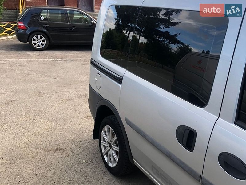 Мінівен Opel Combo 2003 в Сарнах