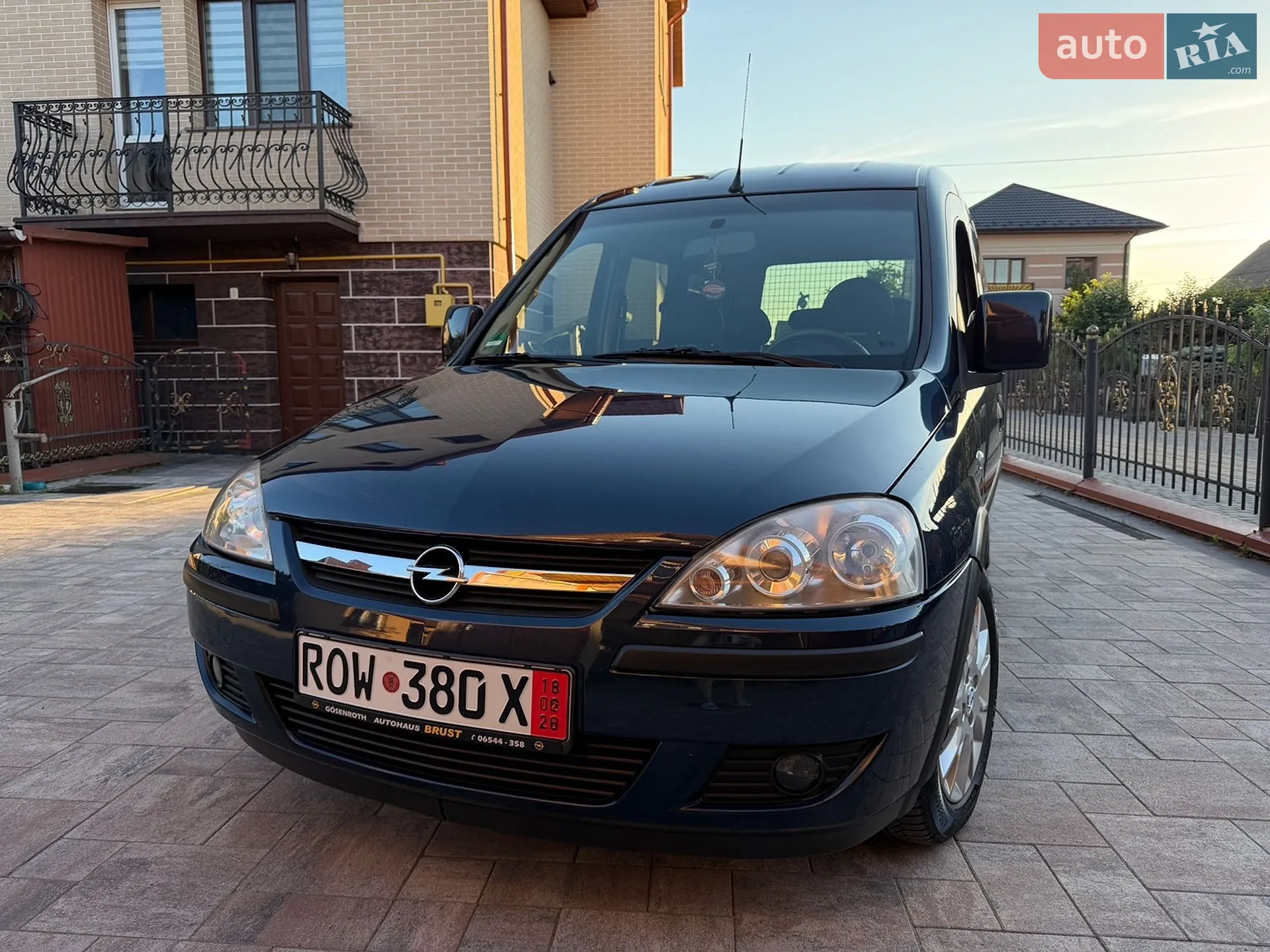 2010 Opel Combo - мініатюра 2
