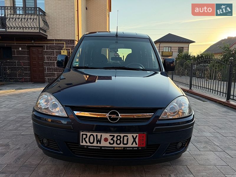 Минивэн Opel Combo 2010 в Ковеле
