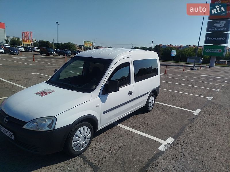 Минивэн Opel Combo 2006 в Ровно