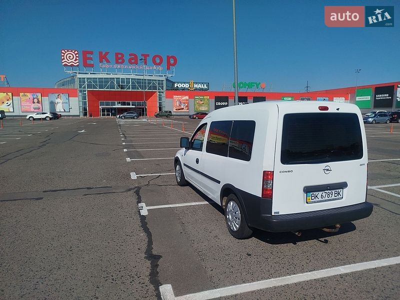 Минивэн Opel Combo 2006 в Ровно