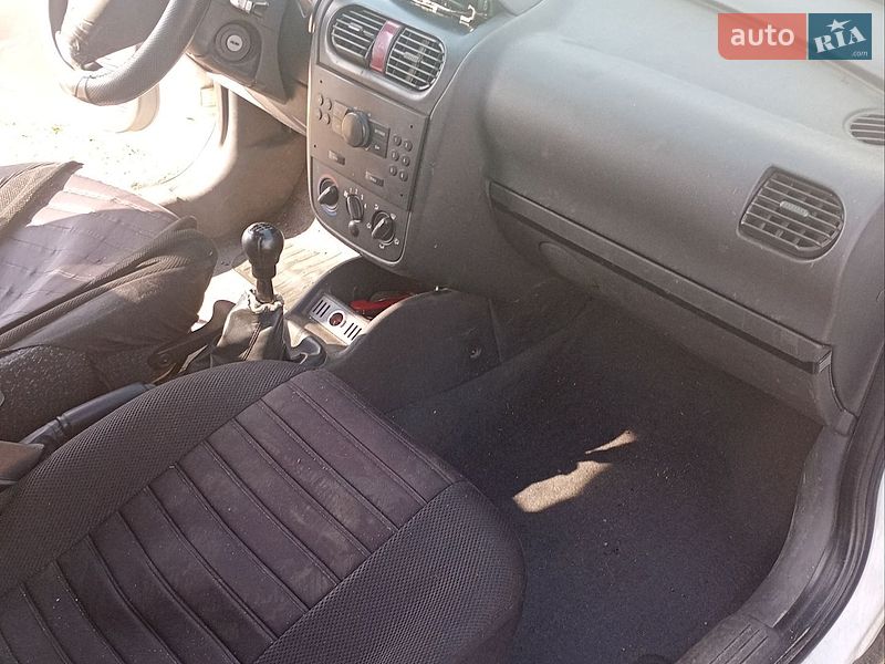 Мінівен Opel Combo 2009 в Малині