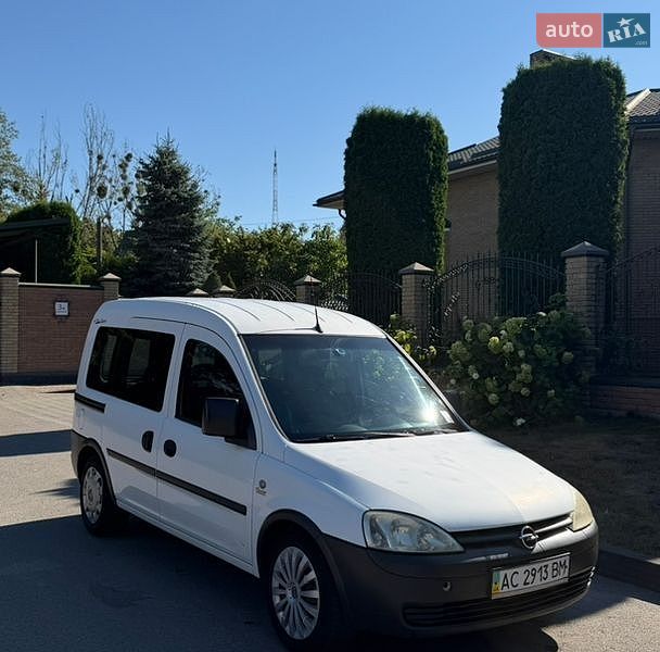 Мінівен Opel Combo 2010 в Луцьку