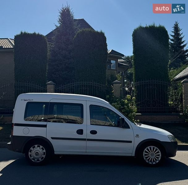 Мінівен Opel Combo 2010 в Луцьку