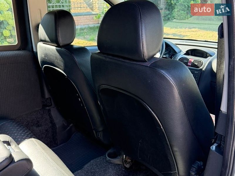 Мінівен Opel Combo 2010 в Луцьку
