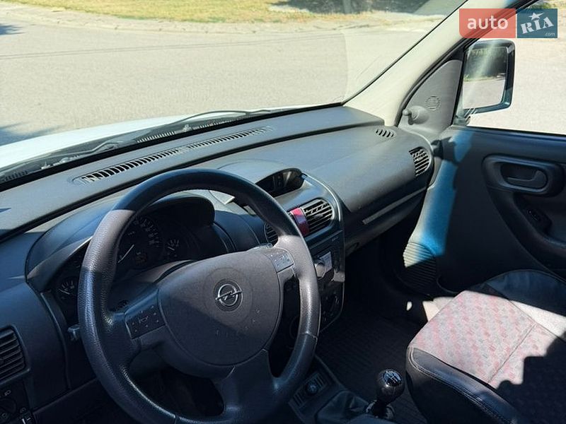 Мінівен Opel Combo 2010 в Луцьку