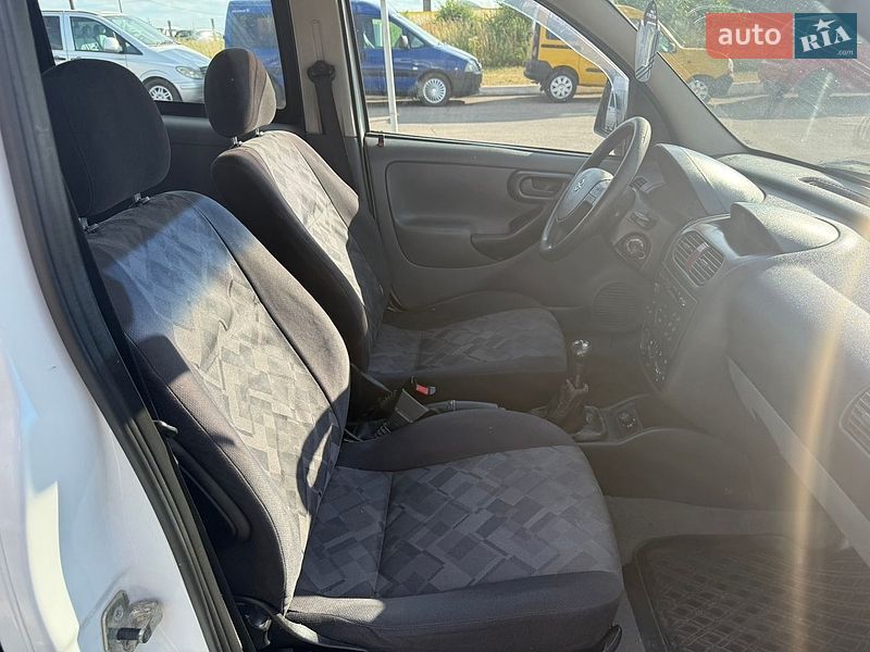 Минивэн Opel Combo 2003 в Ровно