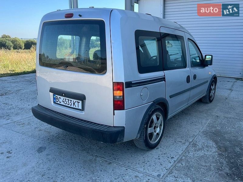 Минивэн Opel Combo 2006 в Дрогобыче