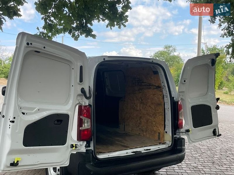 Вантажний фургон Opel Combo 2024 в Кропивницькому