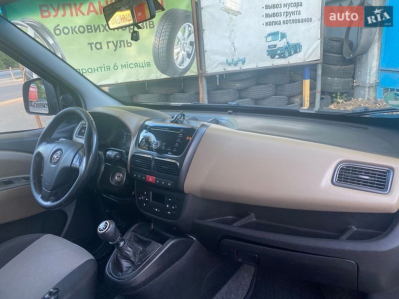 Мінівен Opel Combo 2012 в Києві
