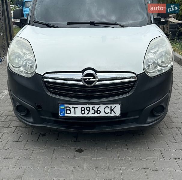 Вантажний фургон Opel Combo 2016 в Одесі