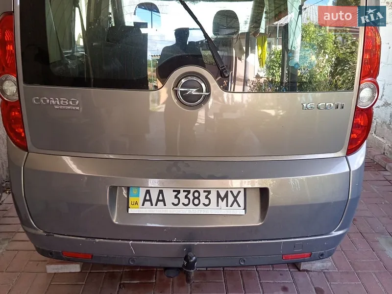 Opel Combo 2011
