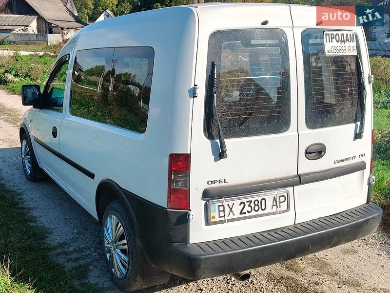 Минивэн Opel Combo 2005 в Сатанове