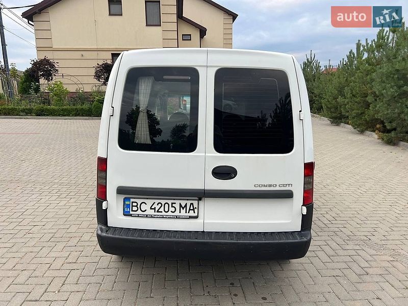 Минивэн Opel Combo 2005 в Золочеве