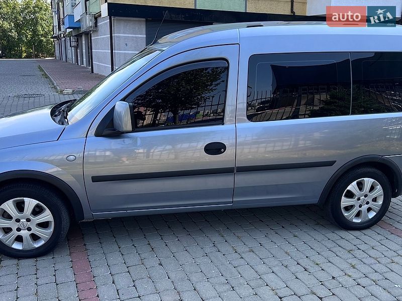 Минивэн Opel Combo 2007 в Ивано-Франковске