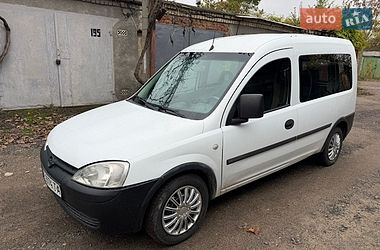 Минивэн Opel Combo 2006 в Белгороде-Днестровском