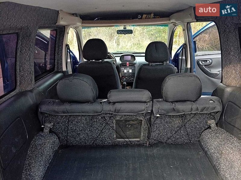 Минивэн Opel Combo 2009 в Черновцах
