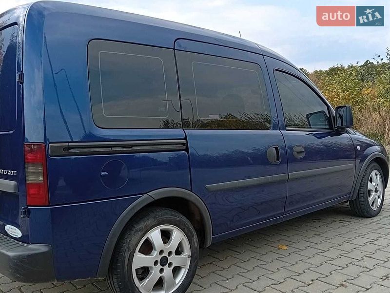 Минивэн Opel Combo 2009 в Черновцах