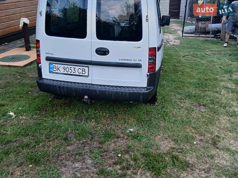 Минивэн Opel Combo 2002 в Сарнах