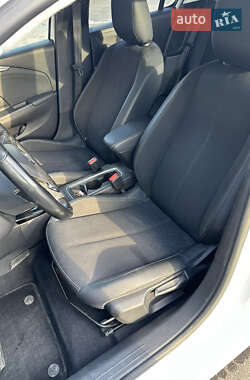 Хэтчбек Opel Corsa-e 2020 в 
