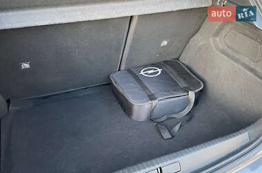 Хэтчбек Opel Corsa-e 2020 в 