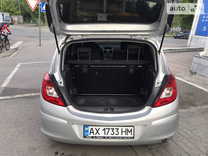 Хетчбек Opel Corsa 2012 в Харкові