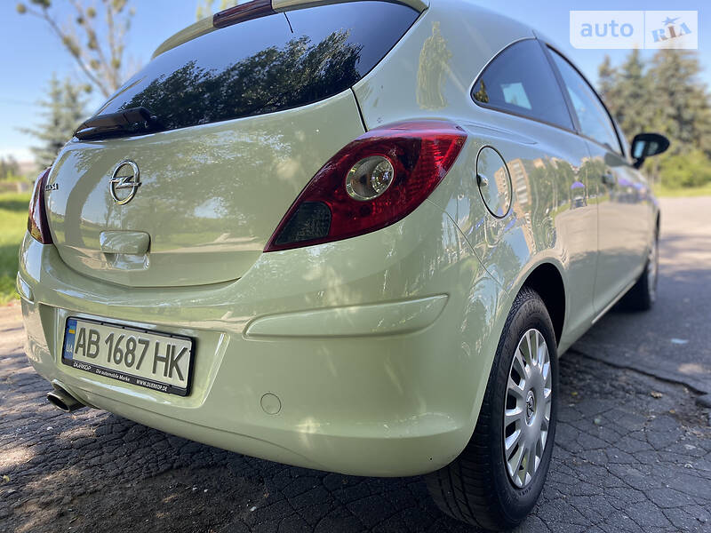 Хетчбек Opel Corsa 2011 в Вінниці