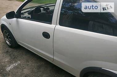 Хетчбек Opel Corsa 2004 в 