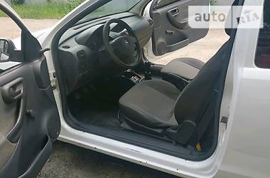 Хетчбек Opel Corsa 2004 в 