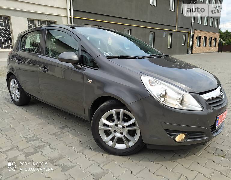 Хэтчбек Opel Corsa 2010 в Луцке