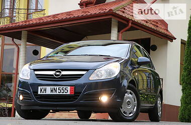 Хетчбек Opel Corsa 2007 в 