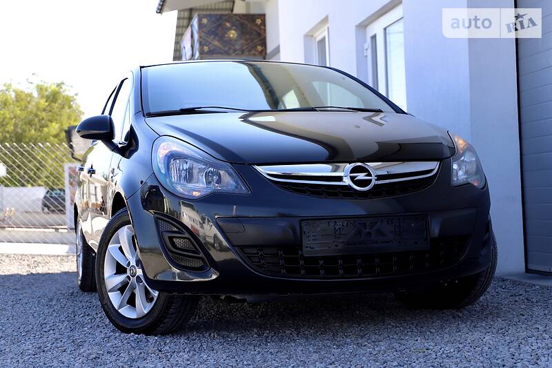 Хетчбек Opel Corsa 2015 в Дрогобичі