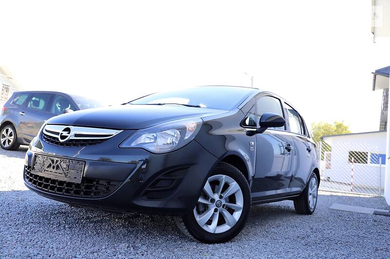 Хетчбек Opel Corsa 2015 в Дрогобичі