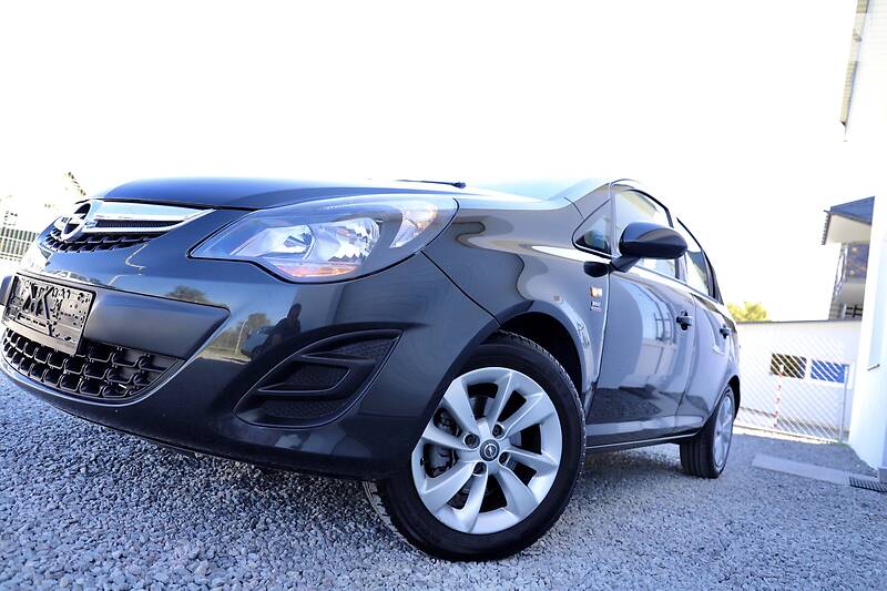 Хетчбек Opel Corsa 2015 в Дрогобичі