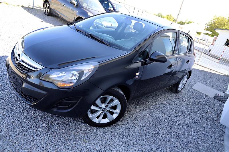 Хетчбек Opel Corsa 2015 в Дрогобичі