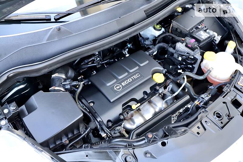 Хетчбек Opel Corsa 2015 в Дрогобичі