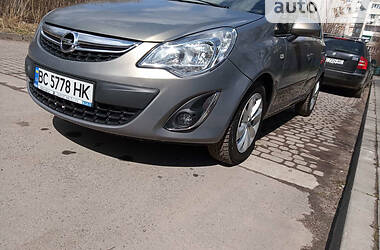 Хэтчбек Opel Corsa 2014 в Львове