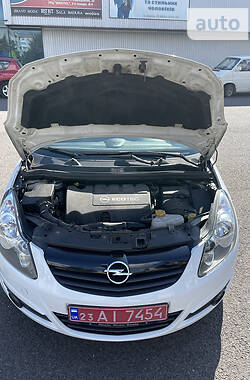 Хэтчбек Opel Corsa 2010 в Ковеле