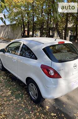 Седан Opel Corsa 2008 в Умани